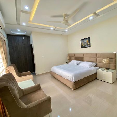 Continental Boutique House Bed & Breakfast Islamabad Bagian luar foto
