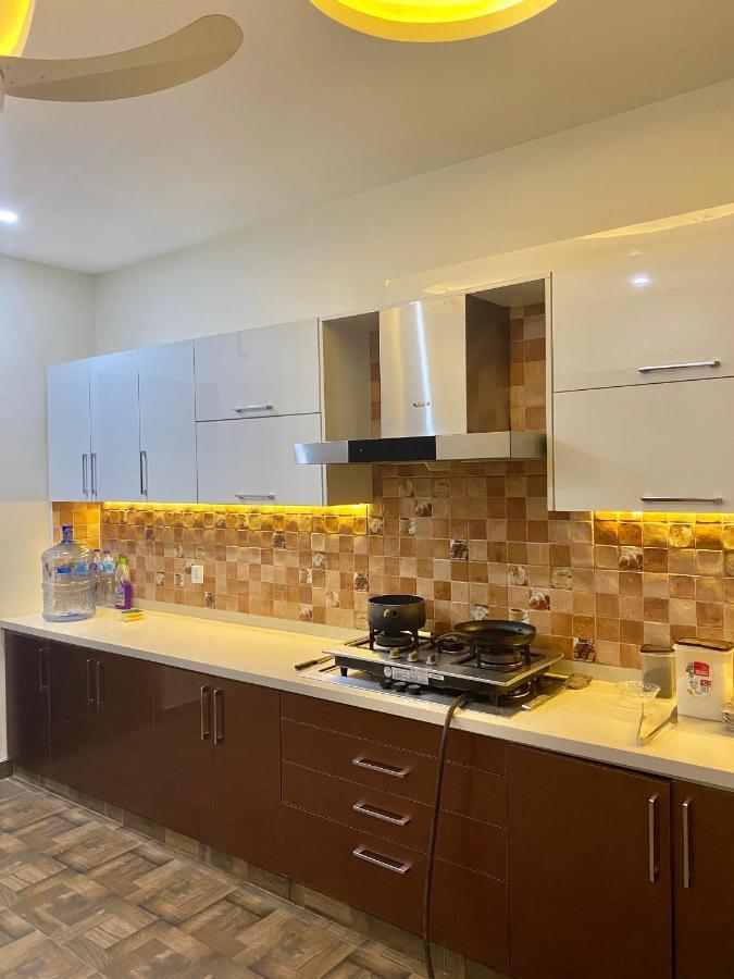 Continental Boutique House Bed & Breakfast Islamabad Bagian luar foto